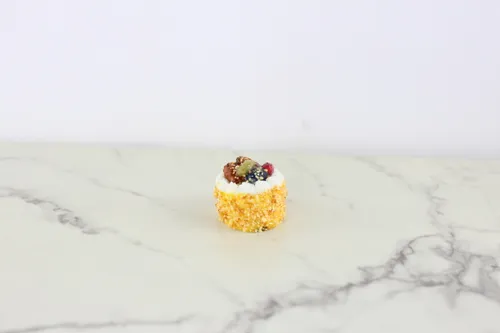 Mini Fake Cake Yellow