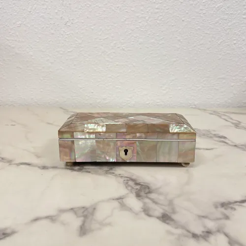 Mini Pearl Box