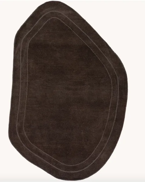 Rug No. 121 (6x9) Brown Blob