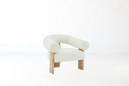 AMANDA Pumped Up Accent Chair