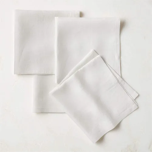 4 white napkins