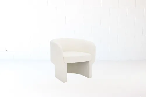 AMANDA Hips Don't Lie Accent Chair