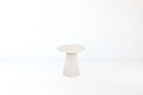 AMANDA Badminton Accent Table