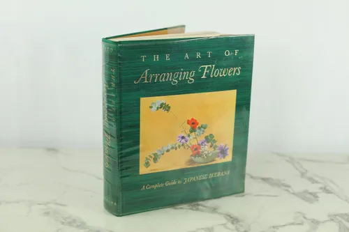 LB - The Art of Arranging Flowers