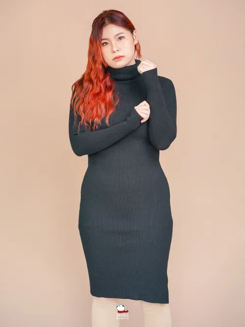 เช่าเสื้อคอเต่า หญิง รุ่น SKYLAR สี ดำ