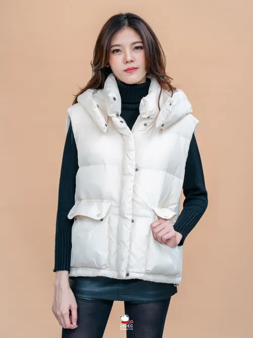 เช่าเสื้อกันหนาว หญิง รุ่น BONITA สี ขาว