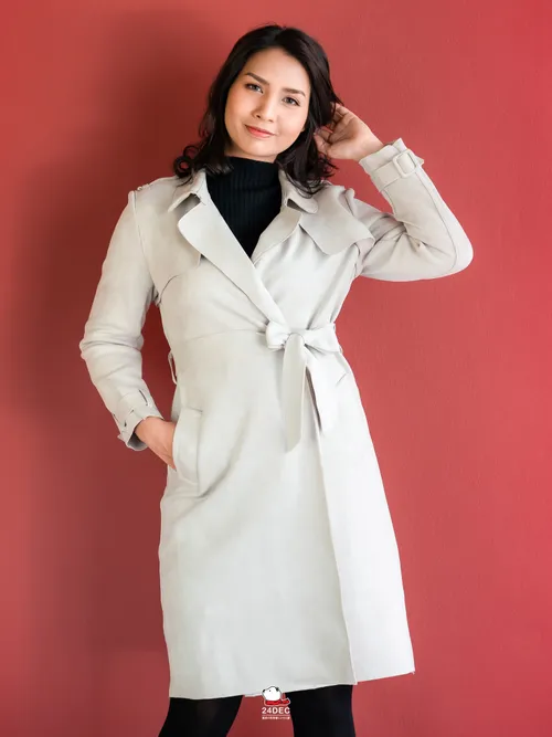 เช่าเสื้อเทรนช์โค้ท หญิง รุ่น GEE สี ขาว
