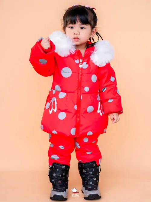 เช่าเสื้อกันหนาว เด็ก รุ่น VALENTINE สี แดง