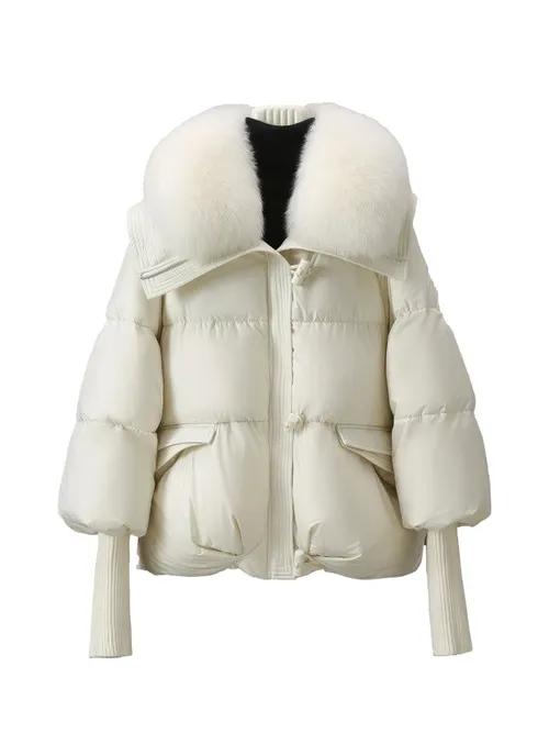 เช่าเสื้อกันหนาว หญิง รุ่น KAMIKOCHI สี ขาว