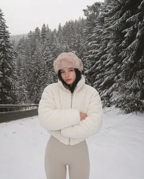 เช่าเสื้อแจ็คเก็ต หญิง รุ่น JUNO สี ขาว