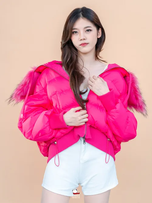 เช่าเสื้อกันหนาว หญิง รุ่น LOFOTEN สี ชมพู