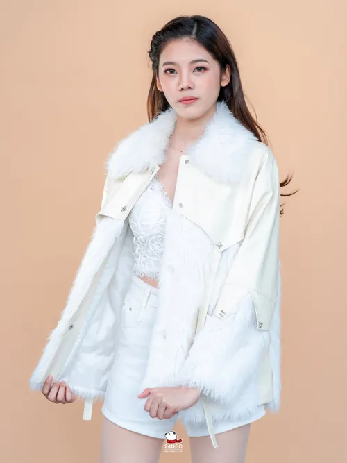 เช่าเสื้อขนเฟอร์ หญิง รุ่น VIBE สี ขาว