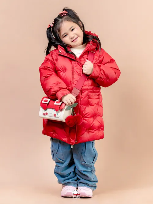 เช่าเสื้อกันหนาว เด็ก รุ่น SURI สี แดง