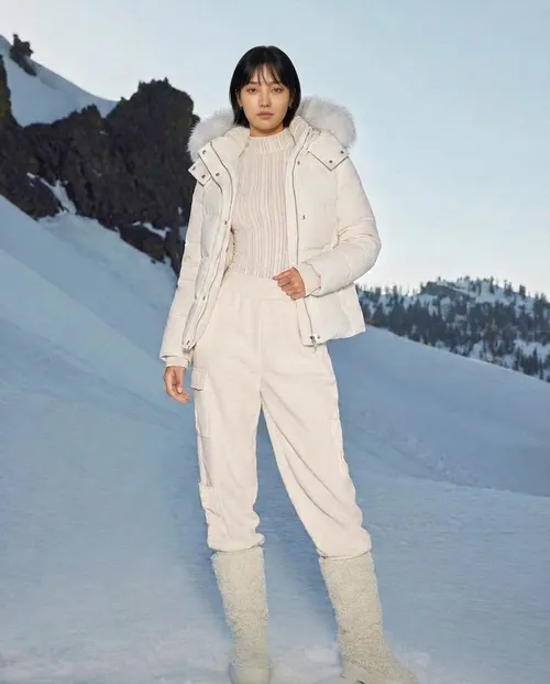 เช่าเสื้อกันหนาว หญิง รุ่น SHIKOTSU สี ขาว