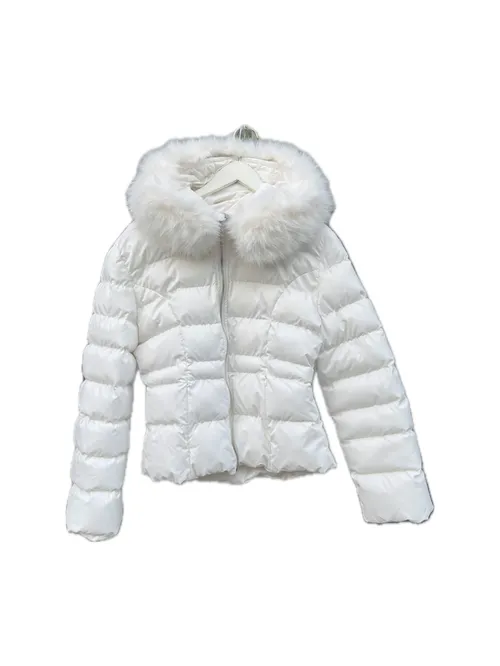 เช่าเสื้อกันหนาว หญิง รุ่น COSIMA สี ขาว