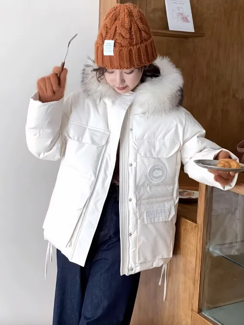 เช่าเสื้อกันหนาว หญิง รุ่น ANTARCTIC สี ขาว