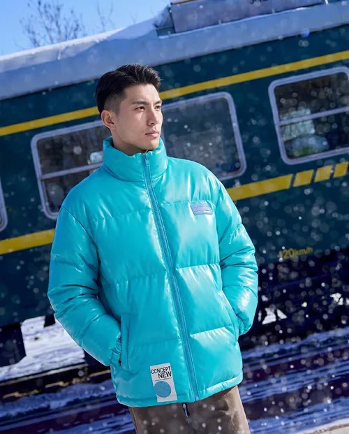 เช่าเสื้อกันหนาว ชาย รุ่น KATLA สี เขียว