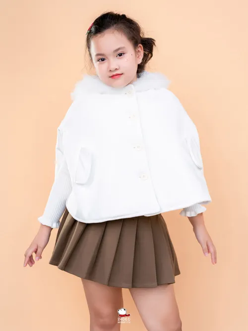 เช่าเสื้อโค้ท เด็ก รุ่น MUMBAI สี ขาว