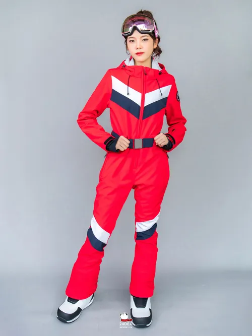 เช่าชุดสกี (เสื้อ+กางเกง) หญิง รุ่น GRINDELWALD สี แดง