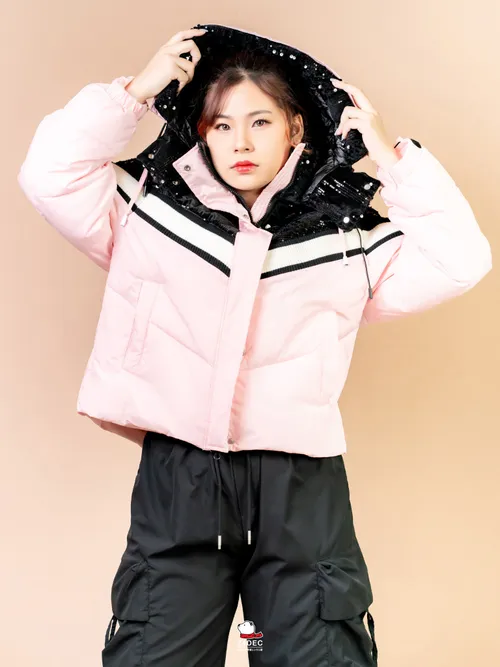 เช่าเสื้อกันหนาว หญิง รุ่น CARNATION สี ชมพู