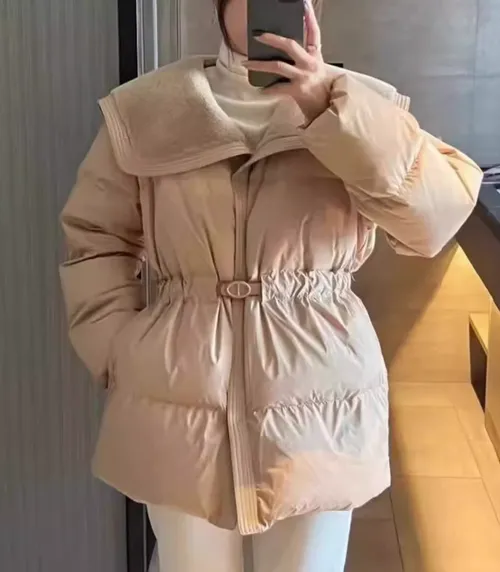 เช่าเสื้อกันหนาว หญิง รุ่น ANASTASIA สี ครีม