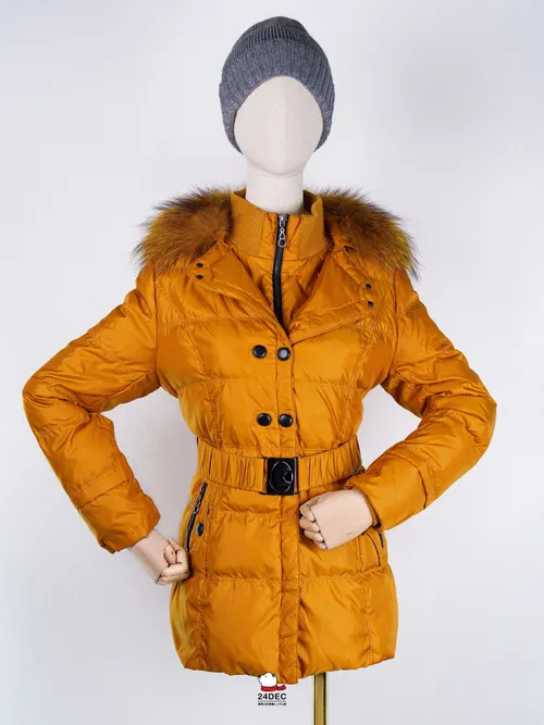 เช่าเสื้อกันหนาว หญิง รุ่น GEMS สี เหลือง 