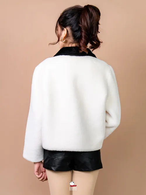 เช่าเสื้อแจ็คเก็ต หญิง รุ่น JISOO สี ขาว