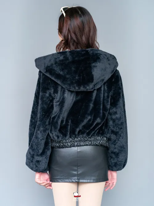 เช่าเสื้อแจ็คเก็ต หญิง รุ่น GISELLE สี ดำ