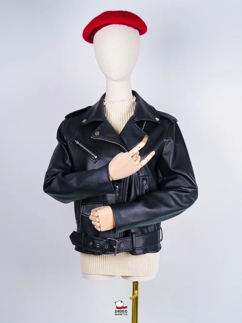 เช่าเสื้อแจ็คเก็ต หญิง รุ่น OOPS สี ดำ