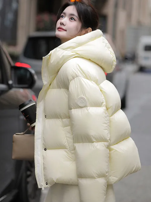 เช่าเสื้อกันหนาว หญิง รุ่น ALTA สี ขาว