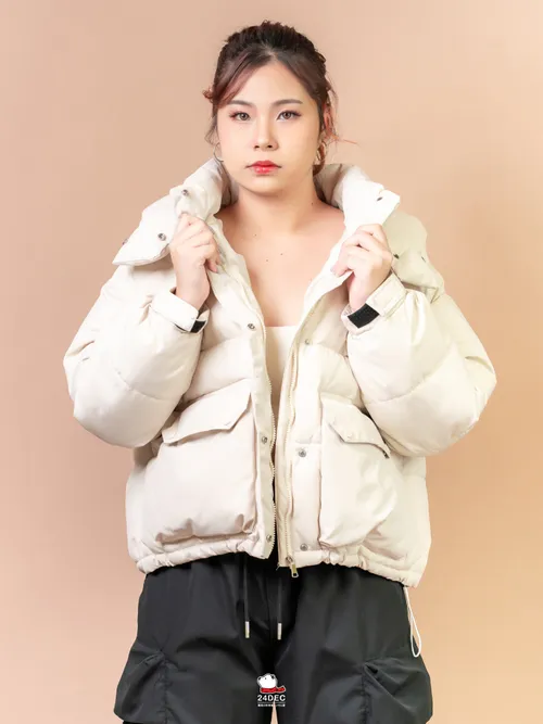 เช่าเสื้อกันหนาว หญิง รุ่น SHINSEKAI สี ขาว