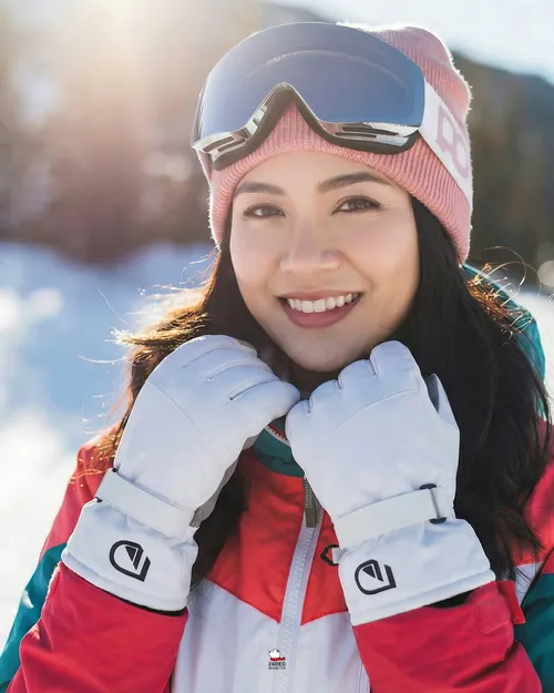 เช่าถุงมือสกี ชาย/หญิง รุ่น NISEKO สี ขาว