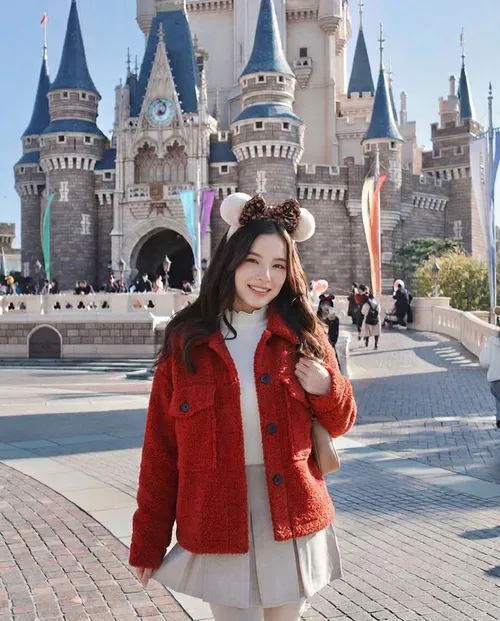 เช่าเสื้อแจ็คเก็ต หญิง รุ่น SUNDAY สี แดง