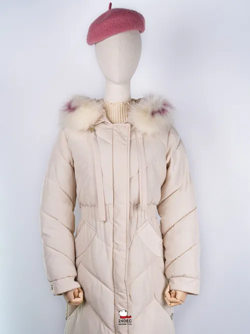 เช่าเสื้อกันหนาว หญิง รุ่น CROATIA สี ขาว