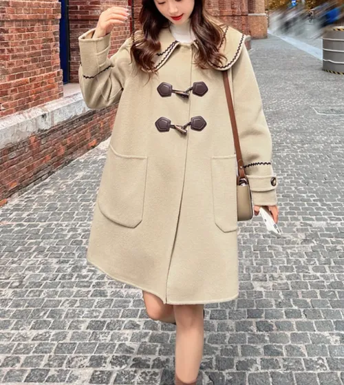 เช่าเสื้อโค้ท หญิง รุ่น PLAYLIST สี ครีม