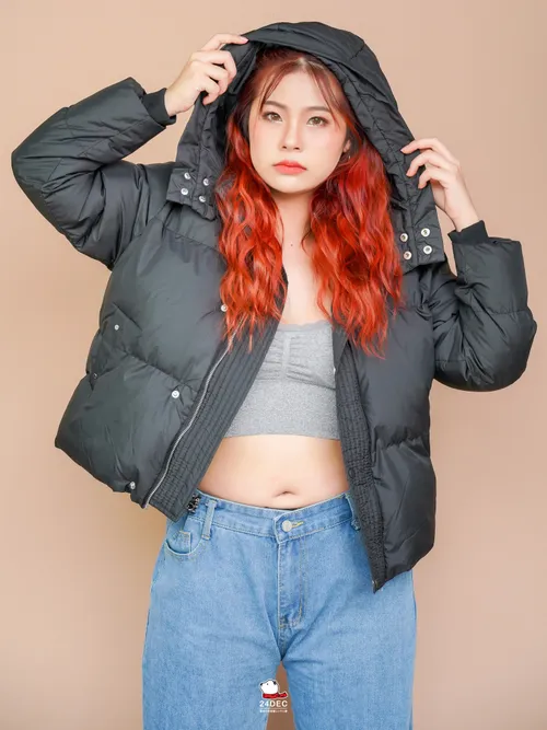 เช่าเสื้อกันหนาว หญิง รุ่น PHOTOBOOTH สี ดำ