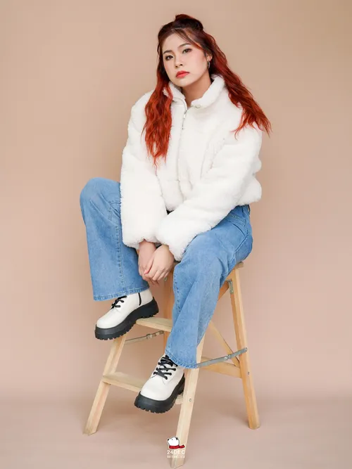 เช่าเสื้อแจ็คเก็ต หญิง รุ่น JUNO สี ขาว