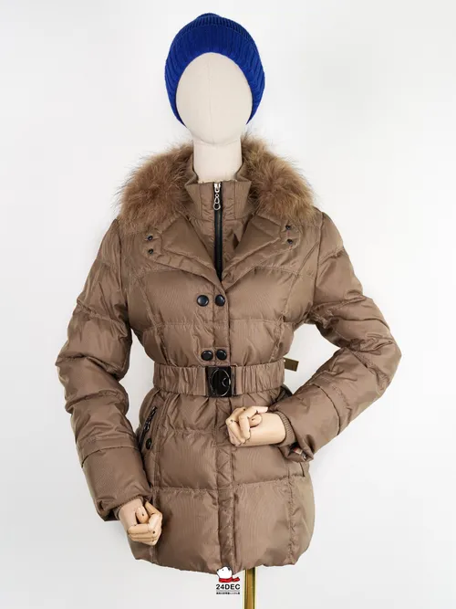 เช่าเสื้อกันหนาว หญิง รุ่น GEMS สี น้ำตาล 