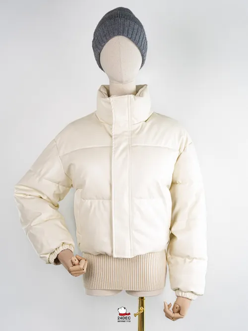 เช่าเสื้อกันหนาว หญิง รุ่น VIVIAN สี ขาว