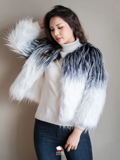 เช่าเสื้อขนเฟอร์ หญิง รุ่น KENKO สี ขาว