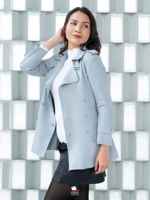 เช่าเสื้อเทรนช์โค้ท หญิง รุ่น DIVINE สี ฟ้า