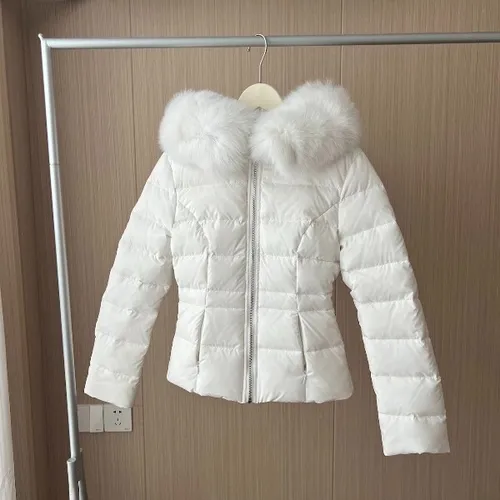 เช่าเสื้อกันหนาว หญิง รุ่น GLORIA สี ขาว