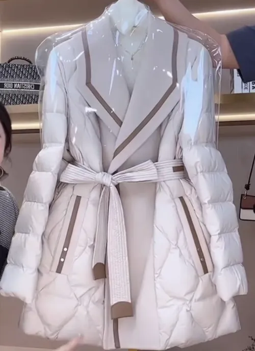 เช่าเสื้อกันหนาว หญิง รุ่น SALOME สี ขาว