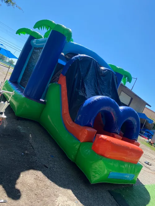 #11 Front slide/entrance Bounce House (DRY-ONLY)