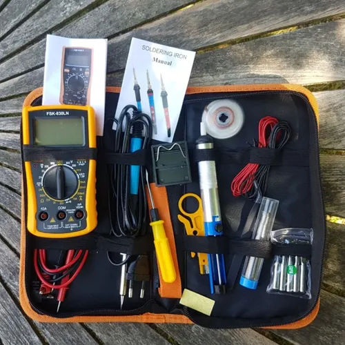 Lötkolben mit Multimeter