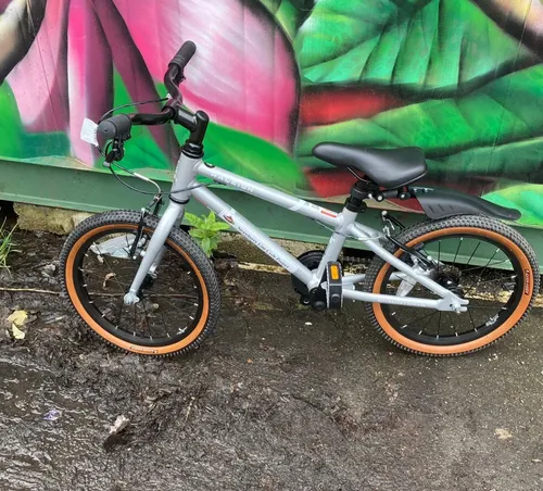 Child's bike 16