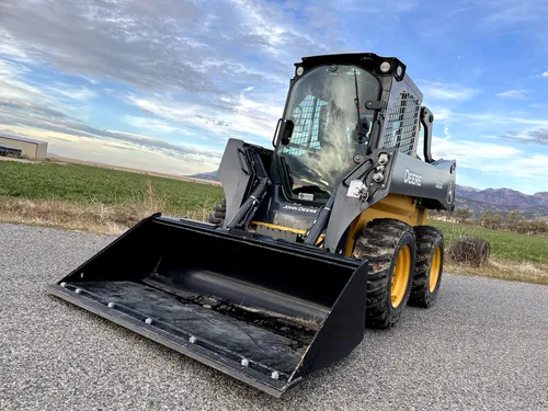 John Deere 320G Wheeled Skid Steer