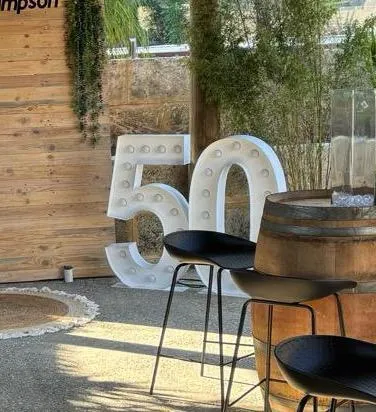 Wine Barrel + 4 stools