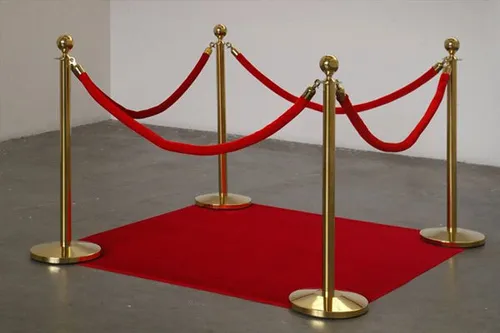 4 Bollards + 2 ropes + 1 Carpet