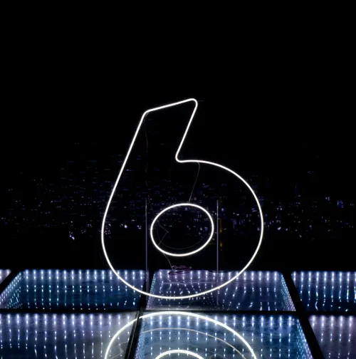 Neon Number - 6